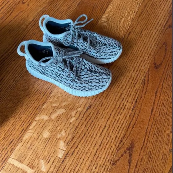 Yeezy Boost 350 - Picture 2 of 5